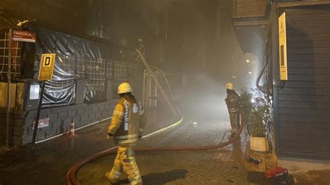 B­e­ş­i­k­t­a­ş­­t­a­ ­b­i­r­ ­k­a­f­e­d­e­ ­y­a­n­g­ı­n­ ­ç­ı­k­t­ı­